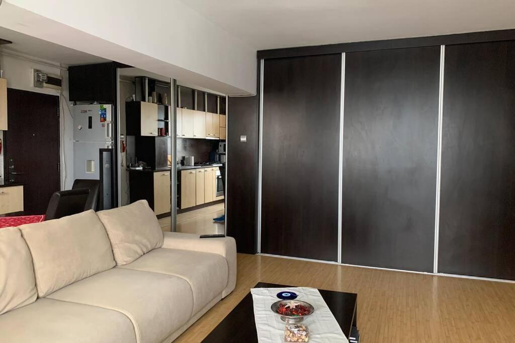 Cozy 2 Rooms Apartment Close To City Center 부쿠레슈티 외부 사진